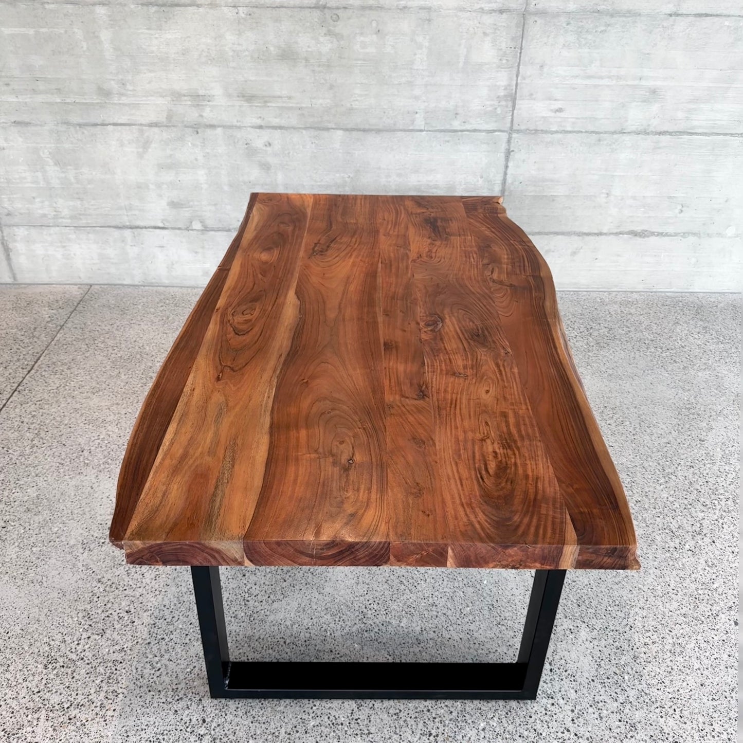 Solid acacia wood table Teramo