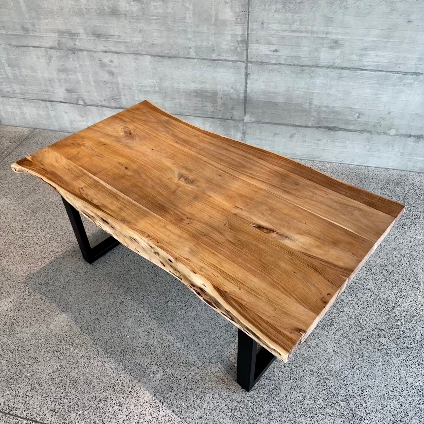 Solid acacia wood table Siena