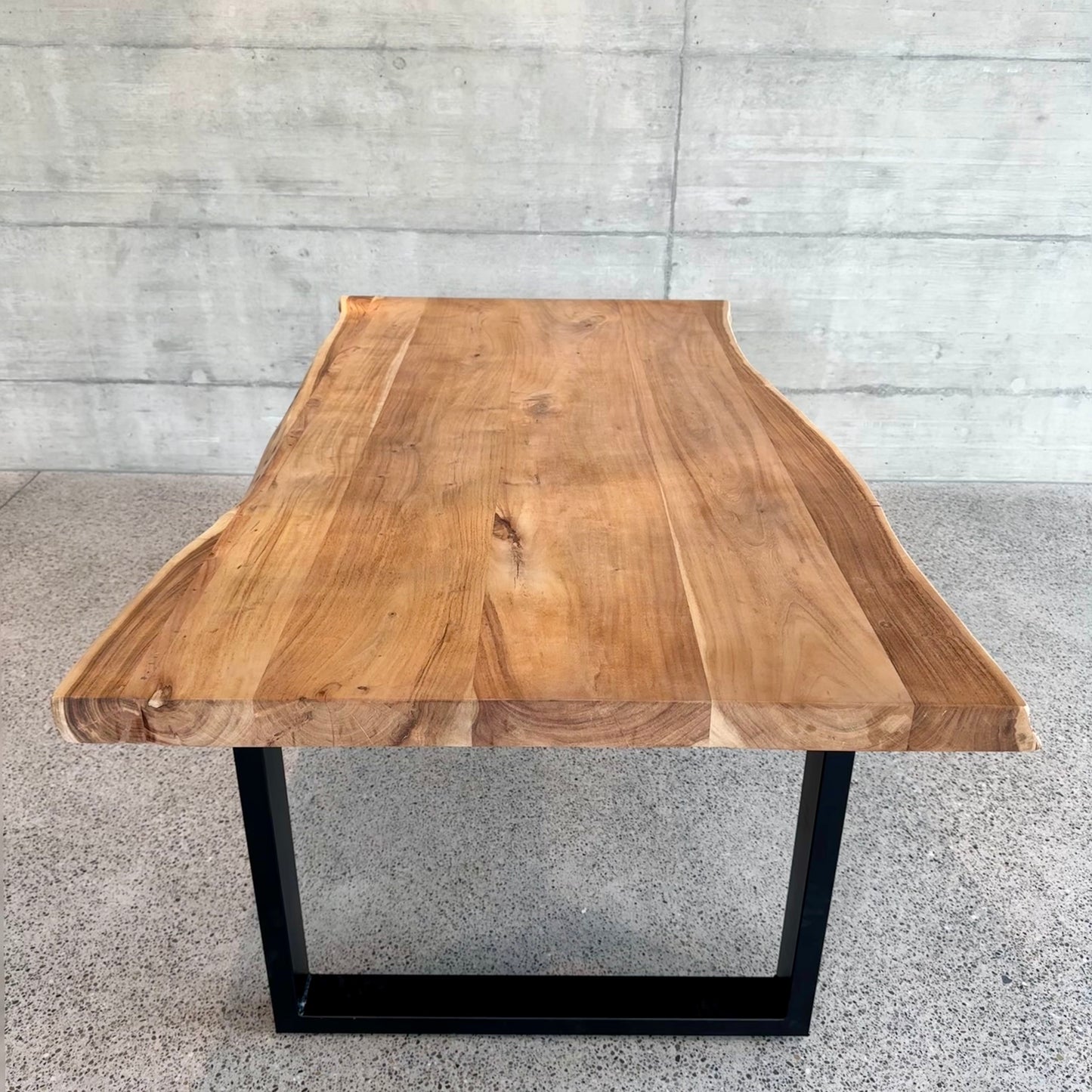 Solid acacia wood table Siena